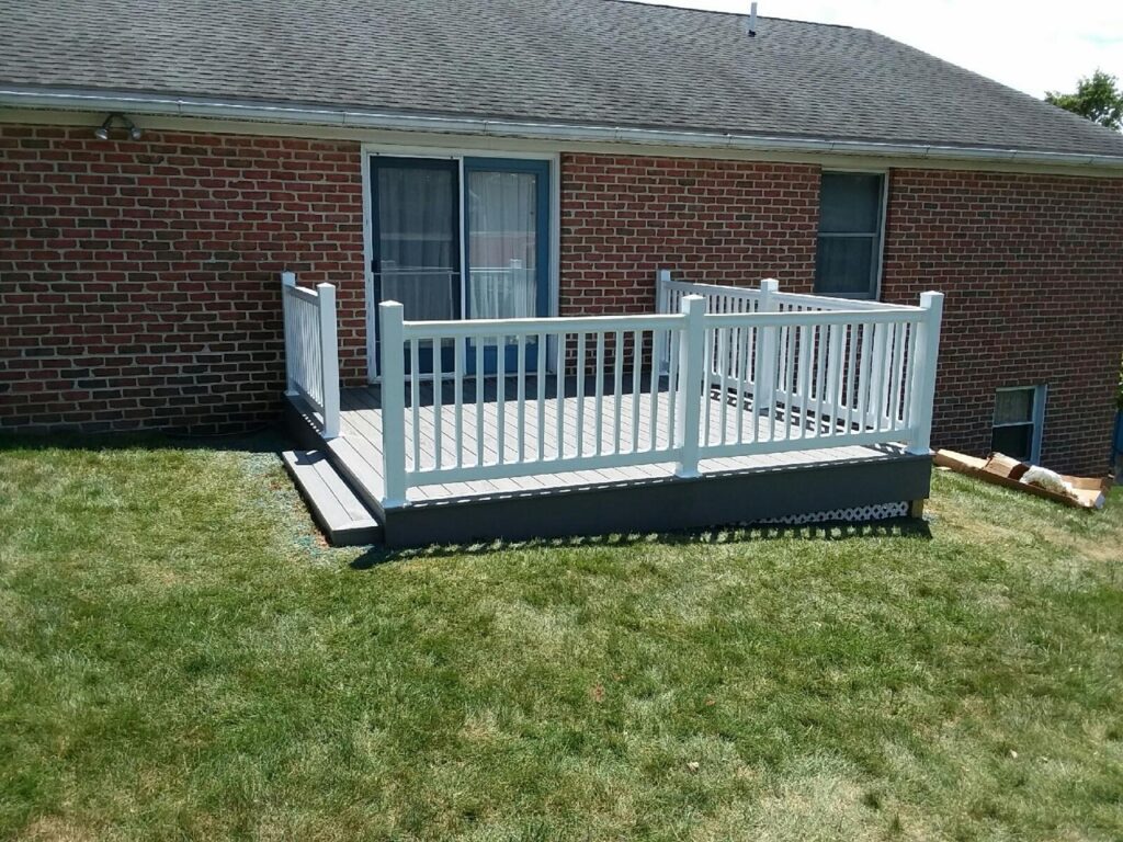 Fiberon Cabin Deck, Superior 3000 railing